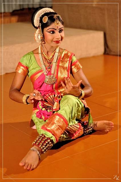 51097 Bharata Natyam 01-2014 (Zz) (Copier).jpg